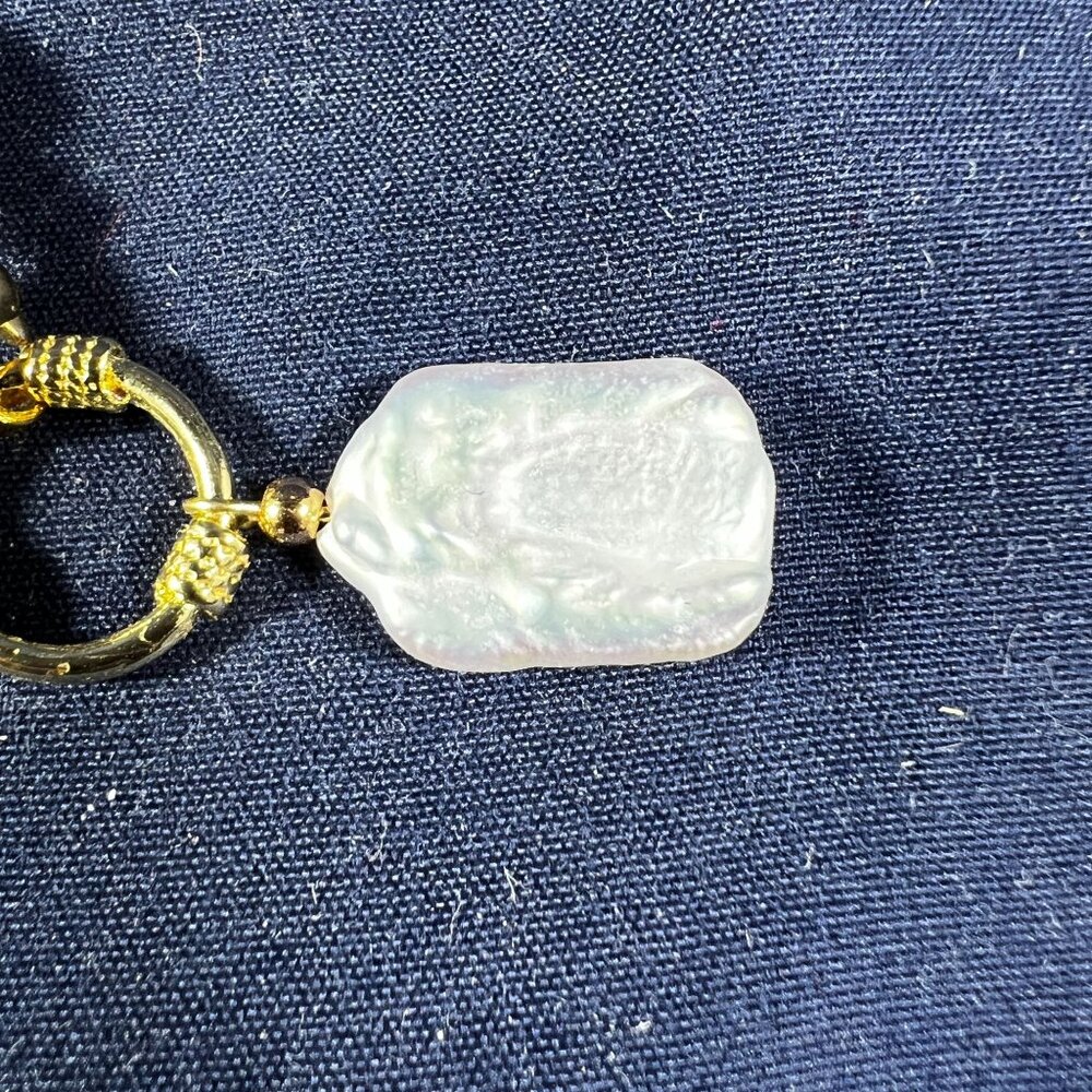 Freshwater Pearl Bracelet W/ Gold Toggle & Iridescent Baroque Pearl Pendant - Picture 3 of 3